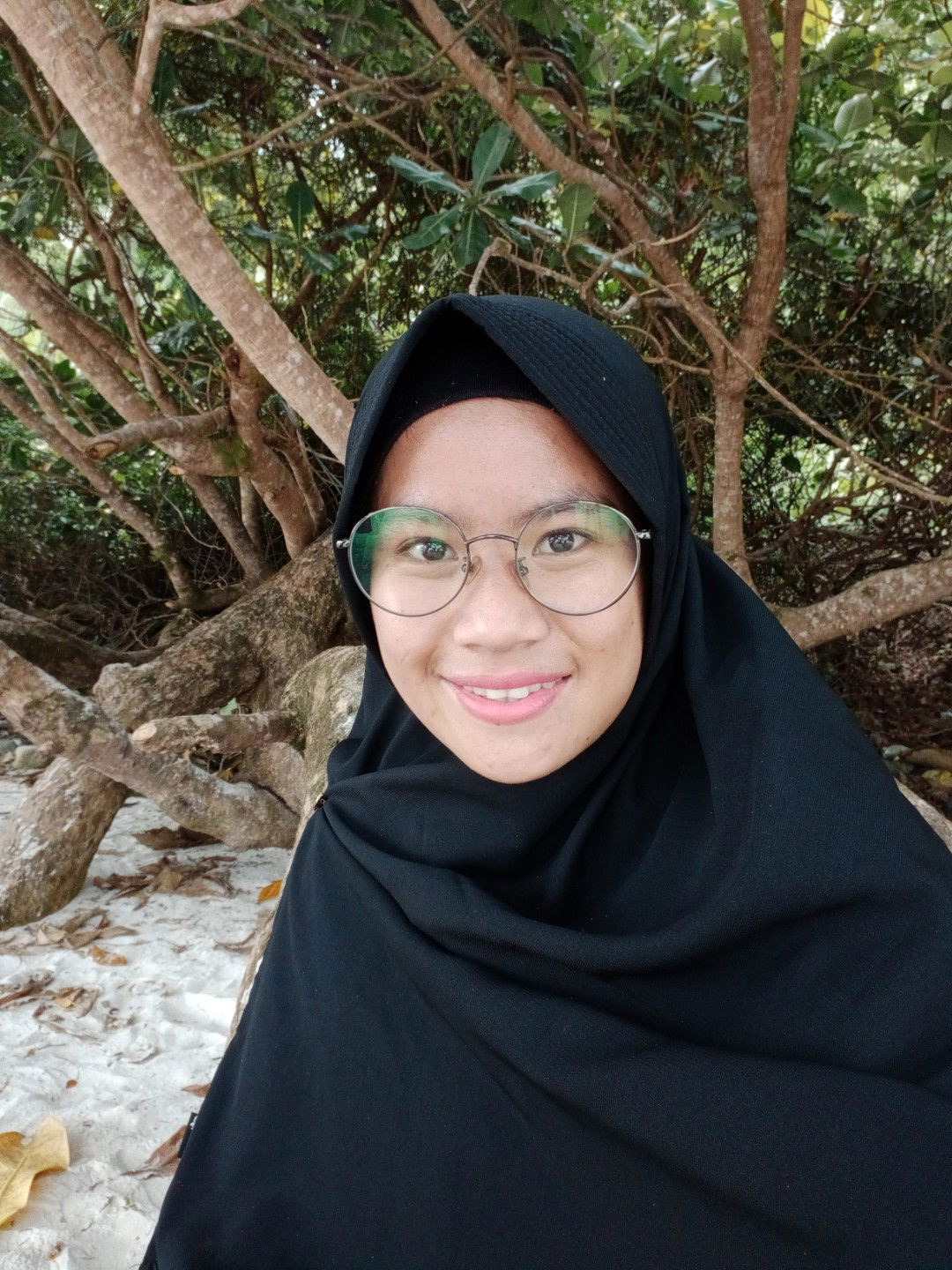 Dewi Ratna Sari profile icon