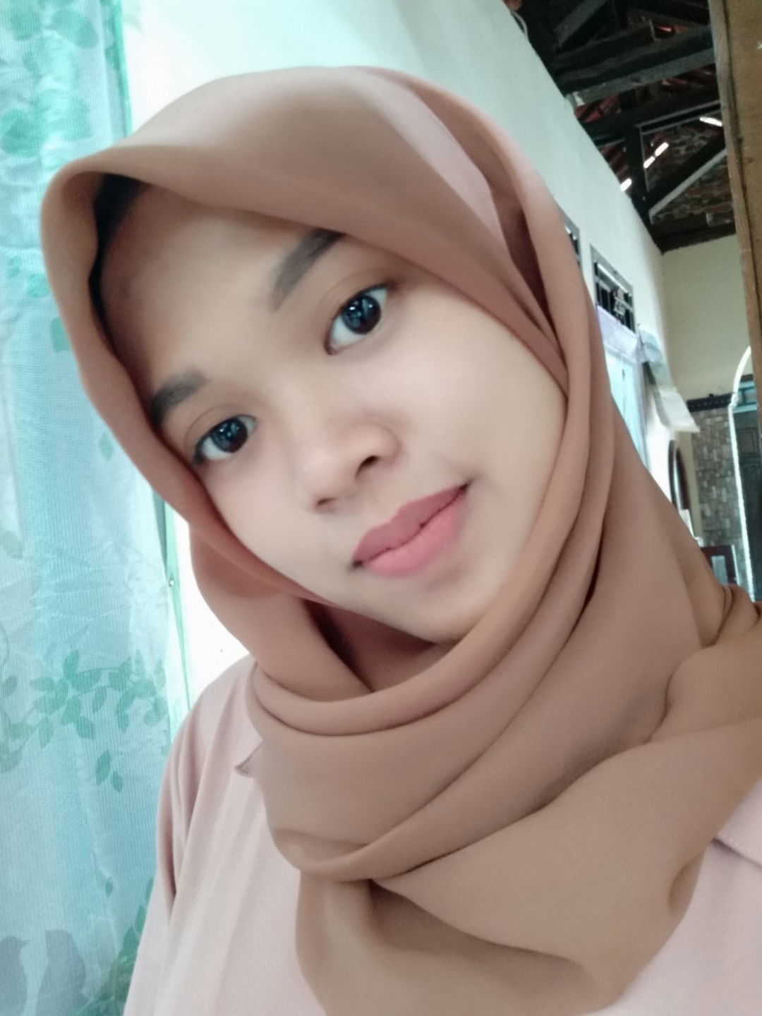 Indah lestari profile icon