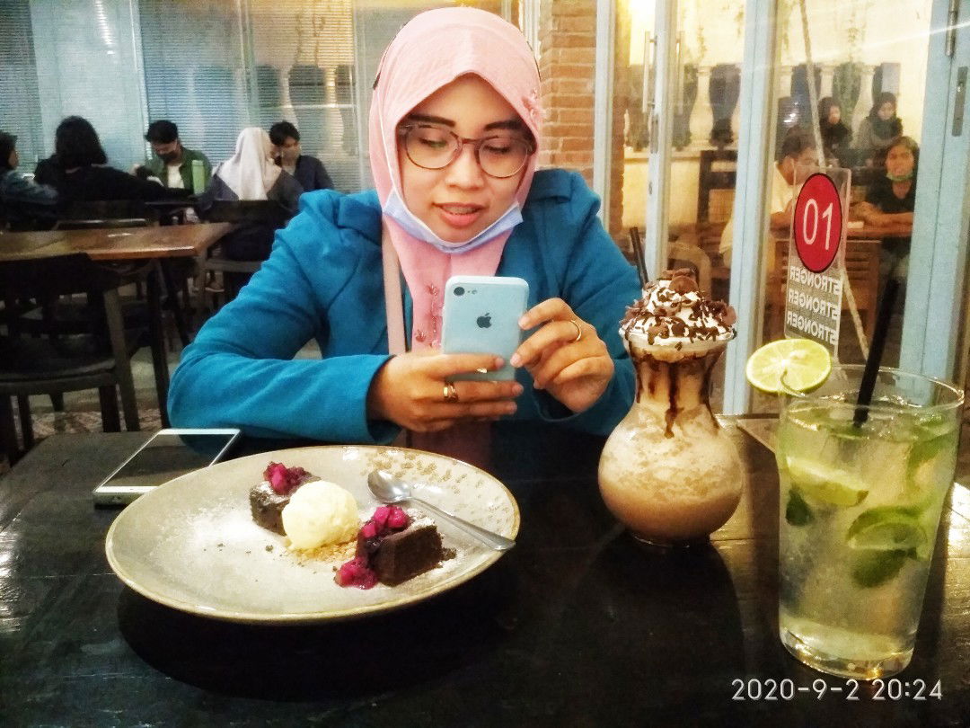 indah najib profile icon