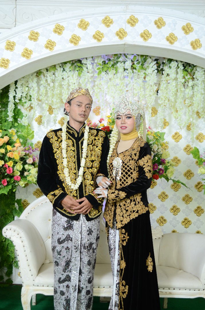 titis fitroh m profile icon