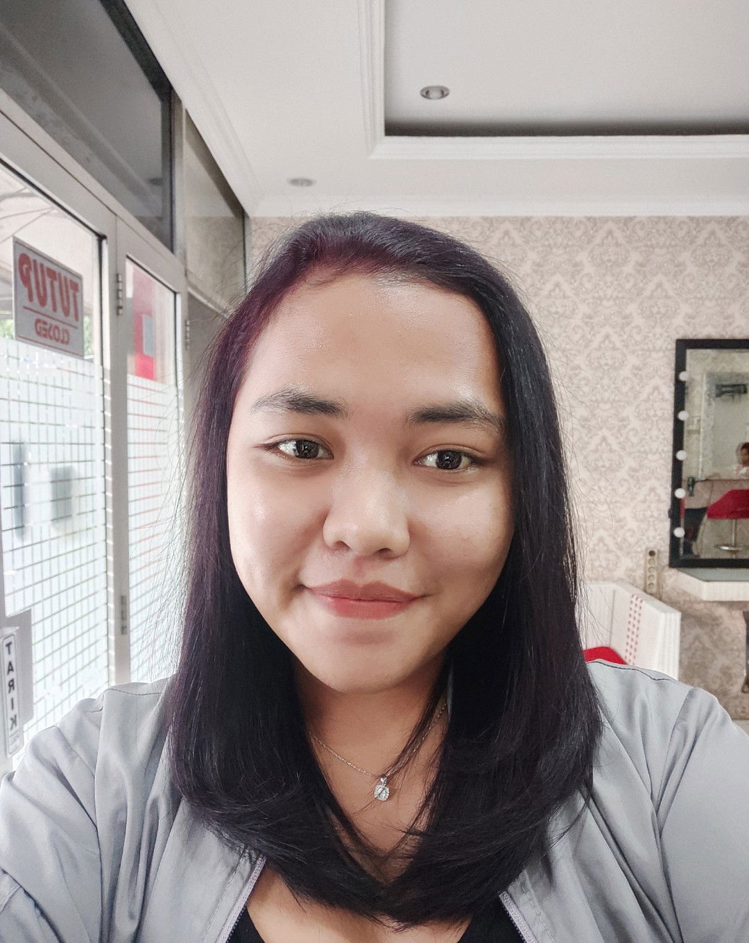 yunita sari profile icon