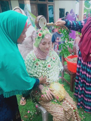 rini febriani profile icon