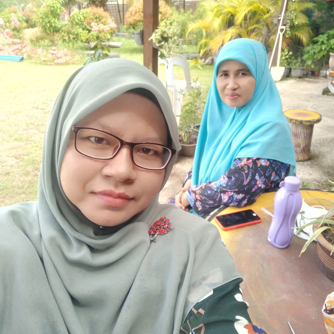 Ruhmatul Hafizzah profile icon