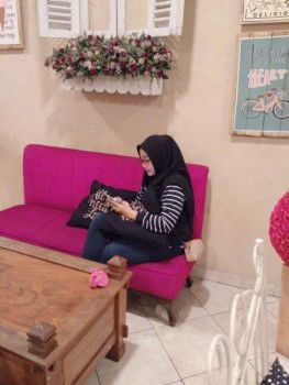 Ratna Dewi profile icon