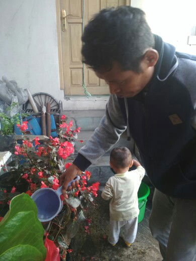 Tingkat kegantengan ayah level berapa yaa?