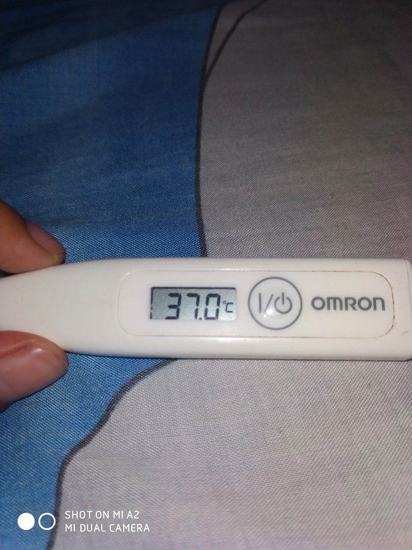 anak agak anget badan nya