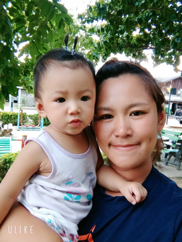 รับอากาศสดชื้นกับลูกสาวตัวน้อย