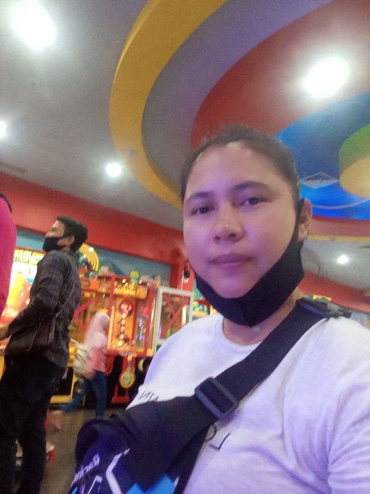 Lena yulianti profile icon