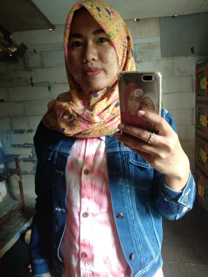 ayu sri wahyuni profile icon