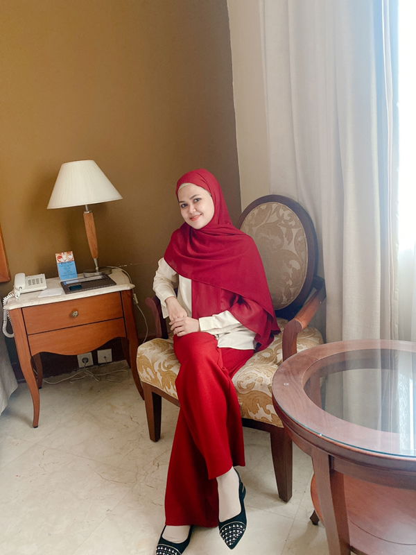 Anggun Riani profile icon