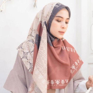 Jual Kanaka Scarf Raja Ampat Wearing Klamby