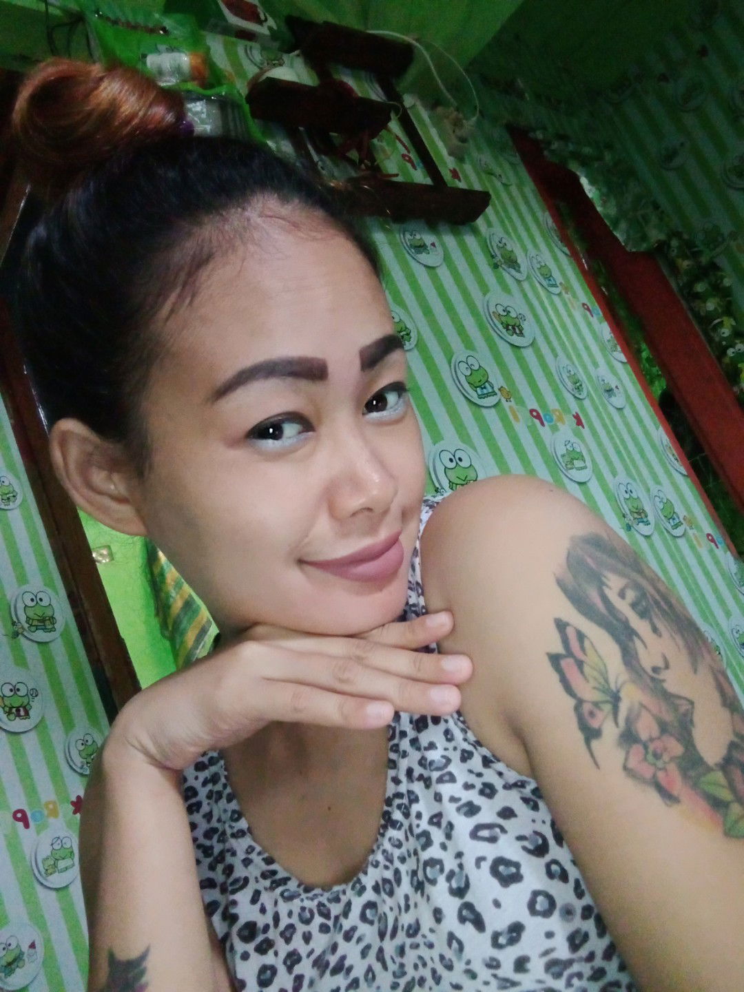 pinkandestira profile icon