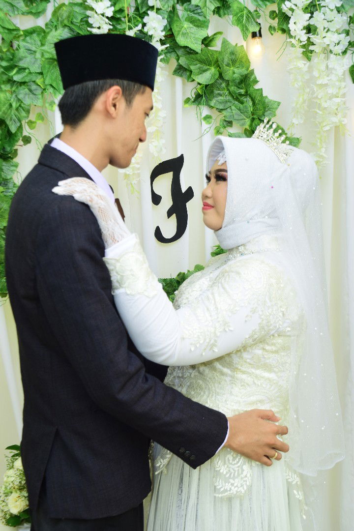 fina seftiya profile icon