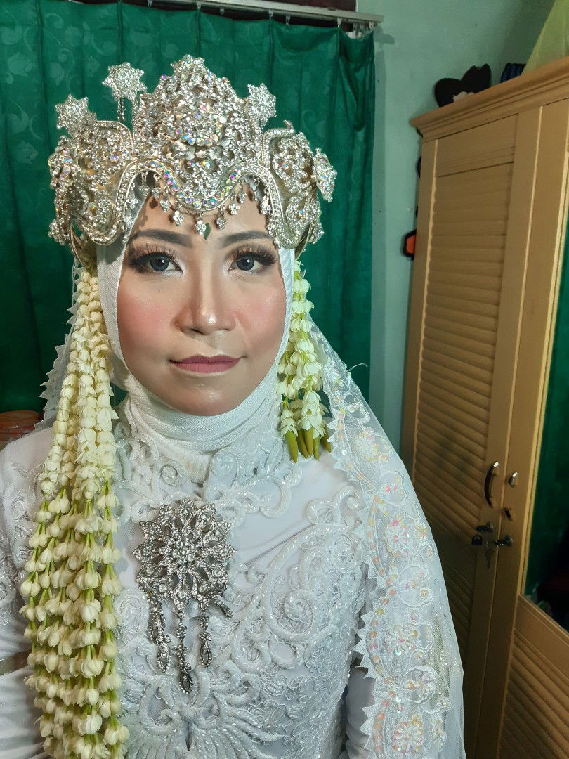 Riani Novitasari profile icon