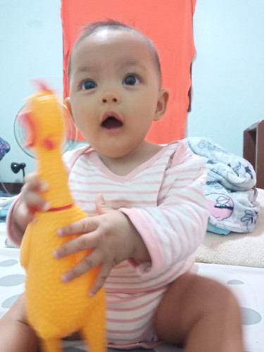 ลูกสาวนอนดึกมากมาย 7เดือน 4 ทุ่มยังไม่นอนเลย ไม่งอแง เล่นแต่ไม่ยอมนอน แม่ๆท่านเจออาการเดียวกันบ้างค่ะ มีวิธีไหนให้ลูกๆหลับเร็วบ้างค่ะ