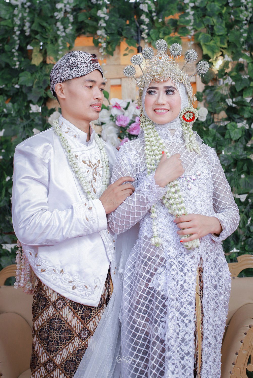 Titi Setiyawati profile icon