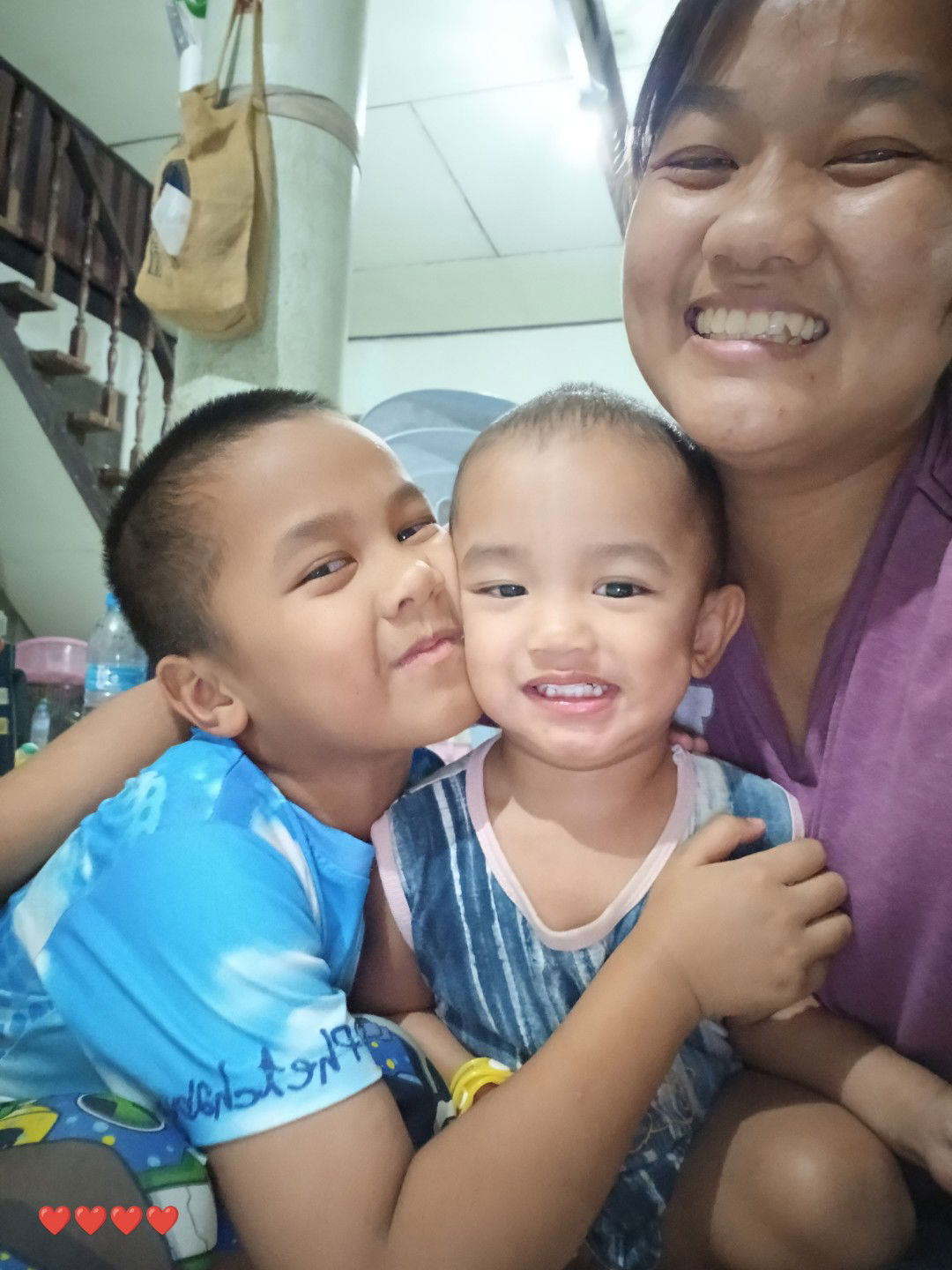 แม่รุ้ง พี่ภูมิ น้องภัทร profile icon