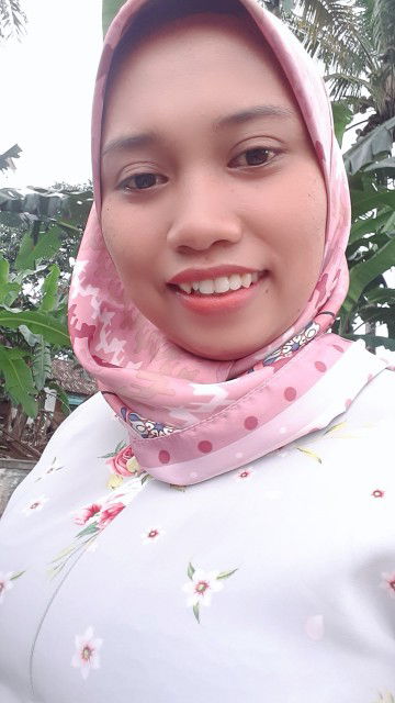 Yunie Chomel profile icon