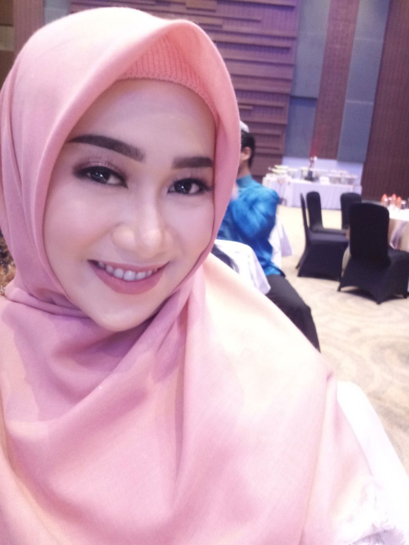 aatikha profile icon