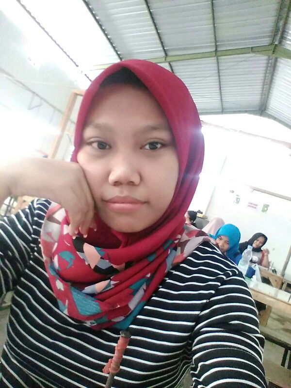 Etri sutiyaningsih profile icon