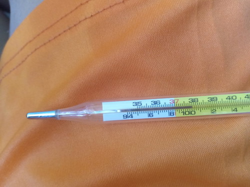อายุ15วัน วัดไข้ได้เกือบ38