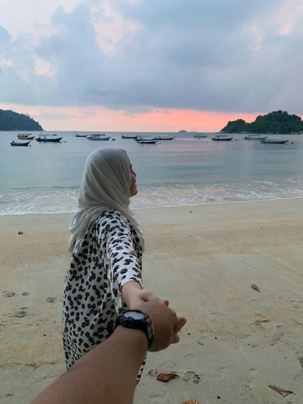 Mummy Neon profile icon