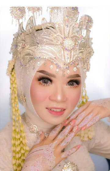 Rifa Arnas profile icon