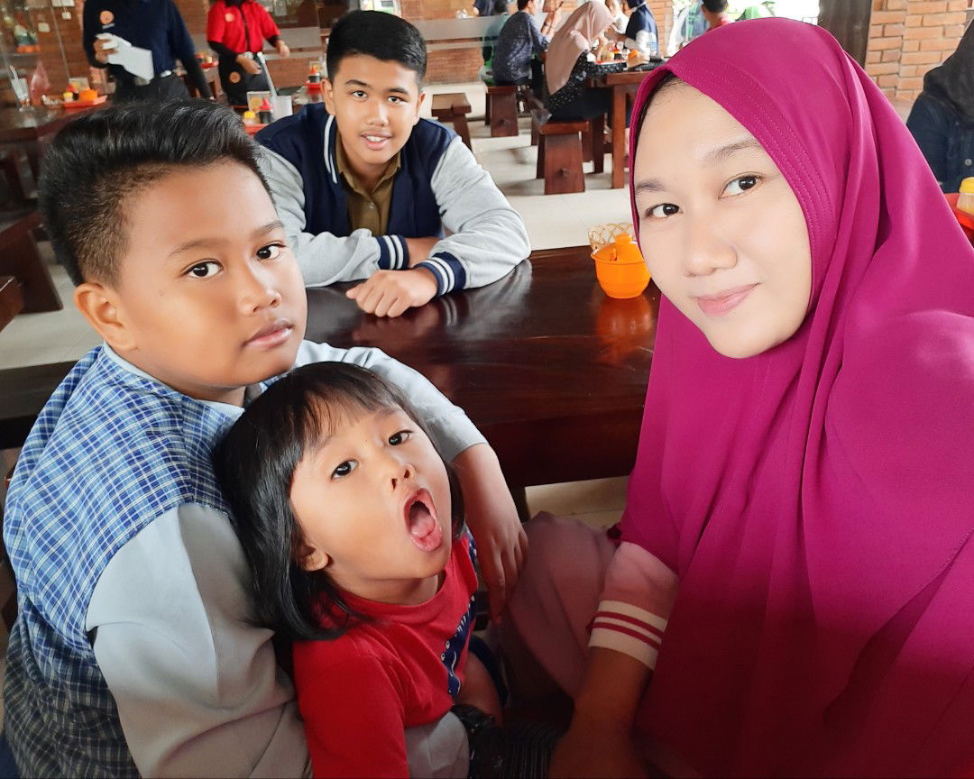 Mia Rahmawati profile icon