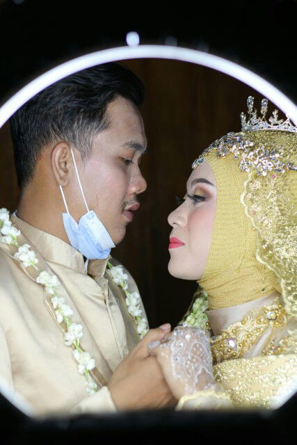 Suci Indah profile icon