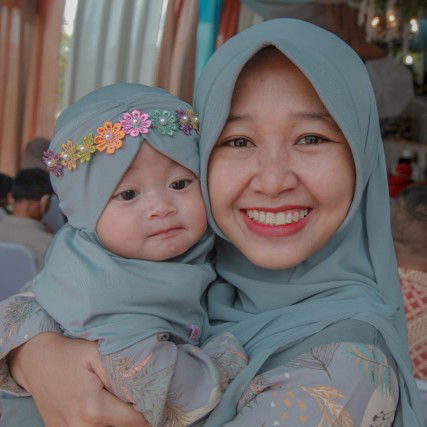 Tri Nuryani profile icon