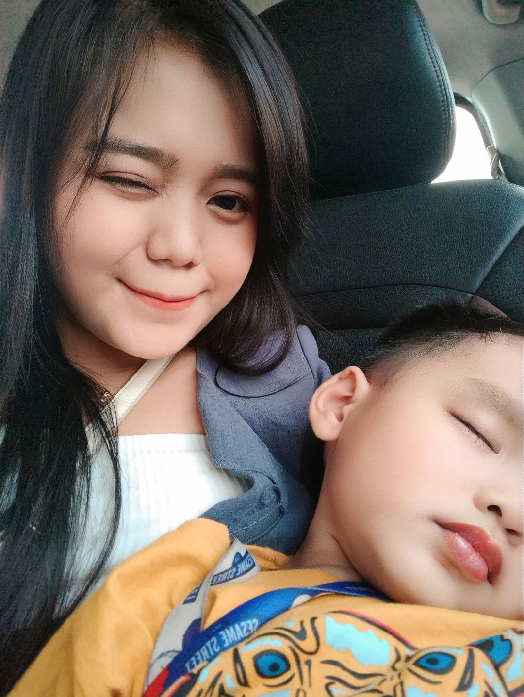 dini rachma profile icon