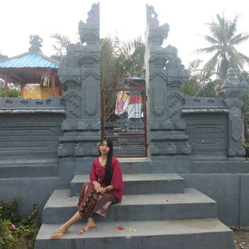 monica triningsih profile icon