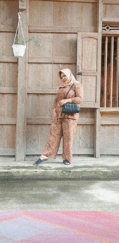 selly novia rani profile icon