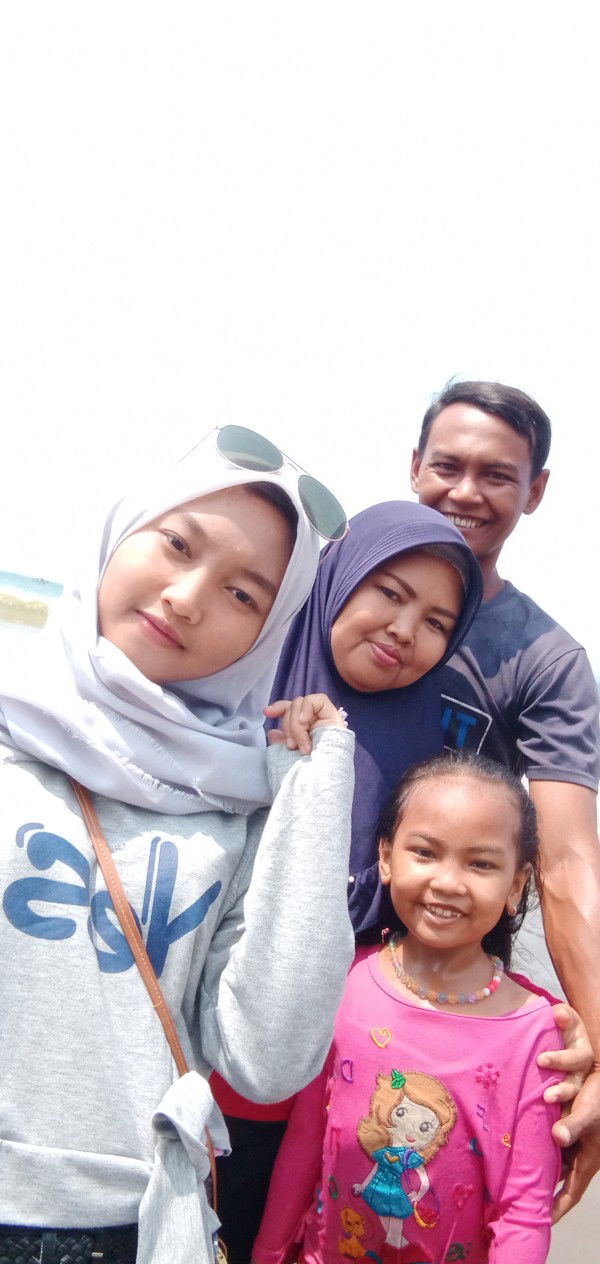 Tri wahyuni profile icon