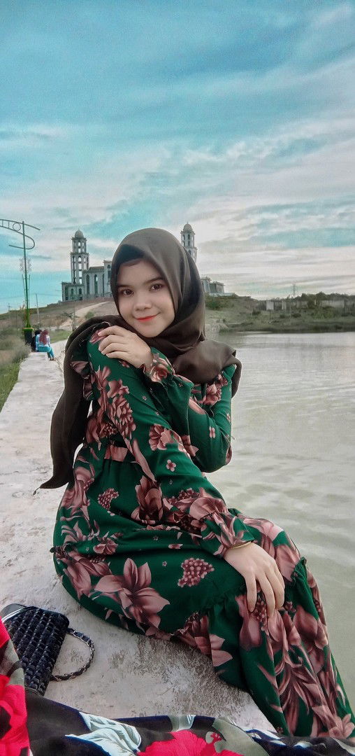 monita indah sari profile icon