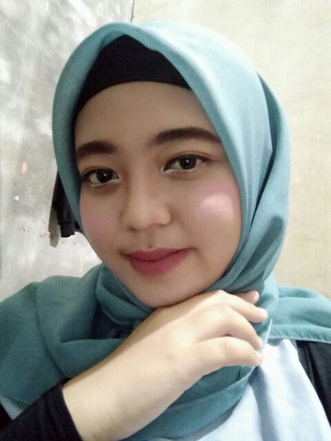 Laura Wahyuni profile icon