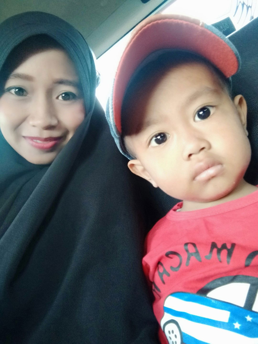 Yulia raras Fitriani profile icon