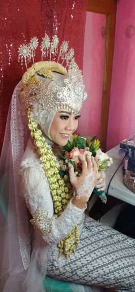 Anis Fitriani profile icon