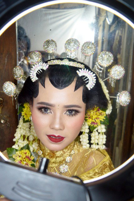 nur Zulaikhah profile icon
