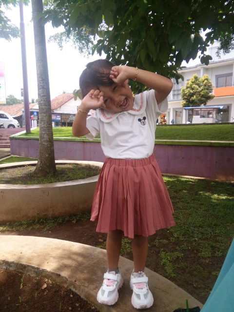 Raisya Adiva Aprilia profile icon