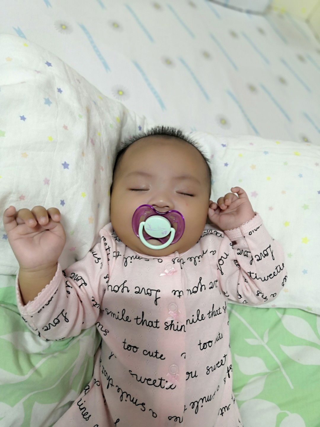 น้องฮานะ​ 2เดือนกับ25​ วัน​ คุยเก่ง​ นอนง่าย​ อาจจะเริ่มติดจุกหลอก​ จะเลิกยากมั้ยค่ะ​ ใครให้ลูกดูดจุกหลอกบ้าง