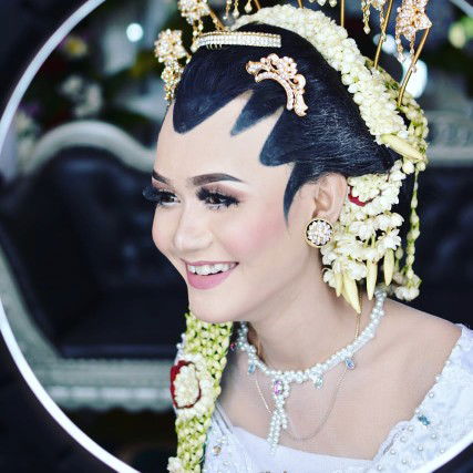 Ryana Hesty profile icon