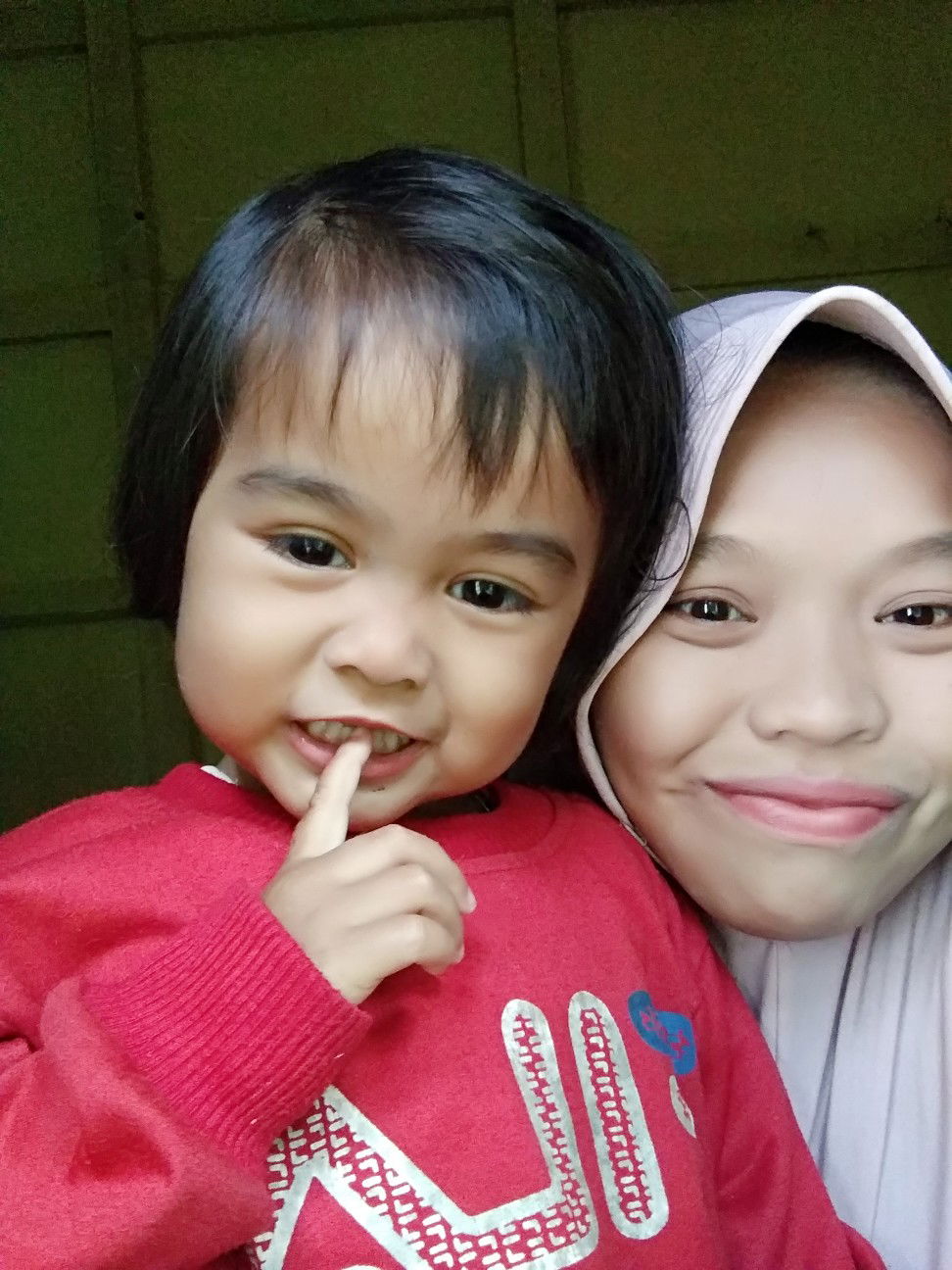 dede fitri profile icon