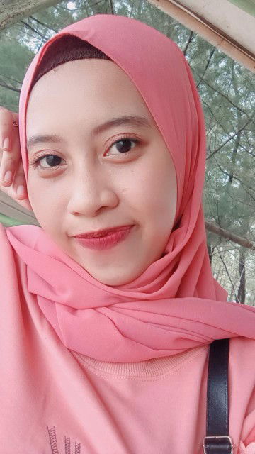 lisa agustina profile icon