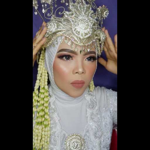 Tina Apriani profile icon