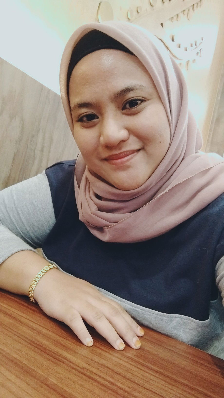 Nur Azreen binti omar profile icon