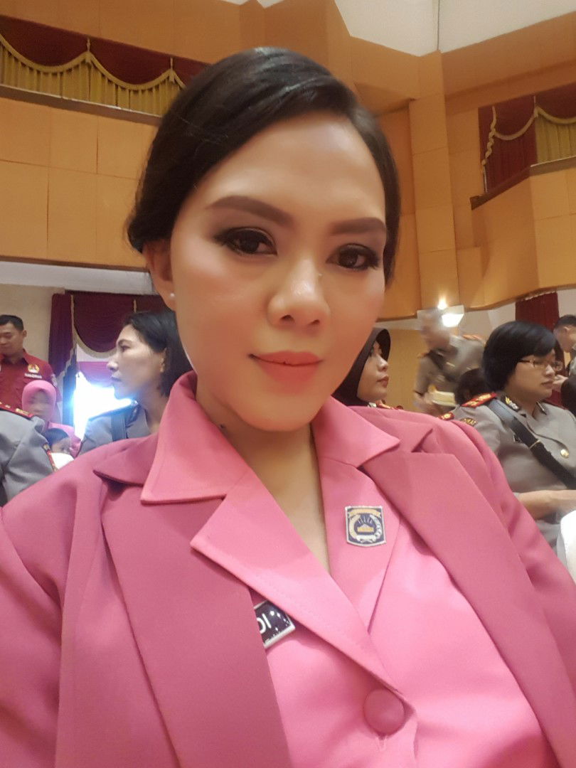 Reny Mayasari profile icon