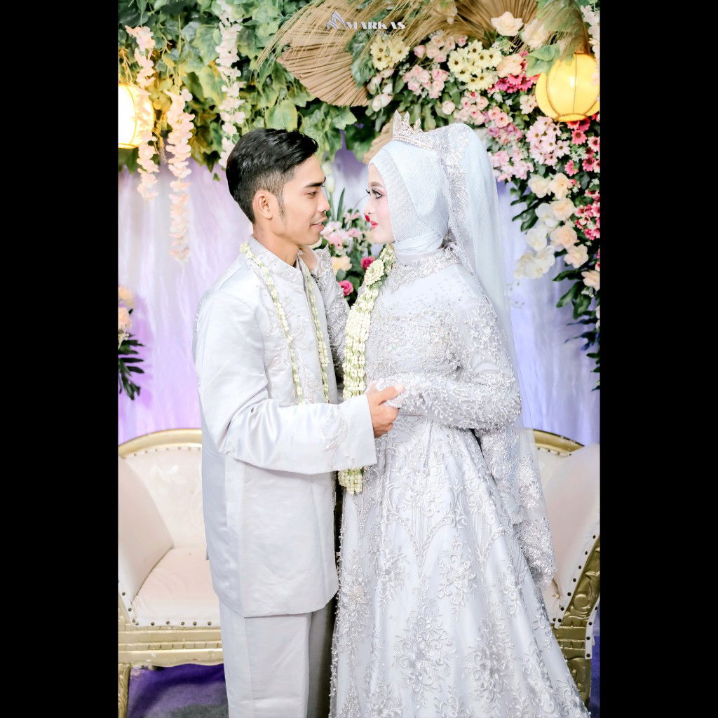 Putri Daniyar profile icon