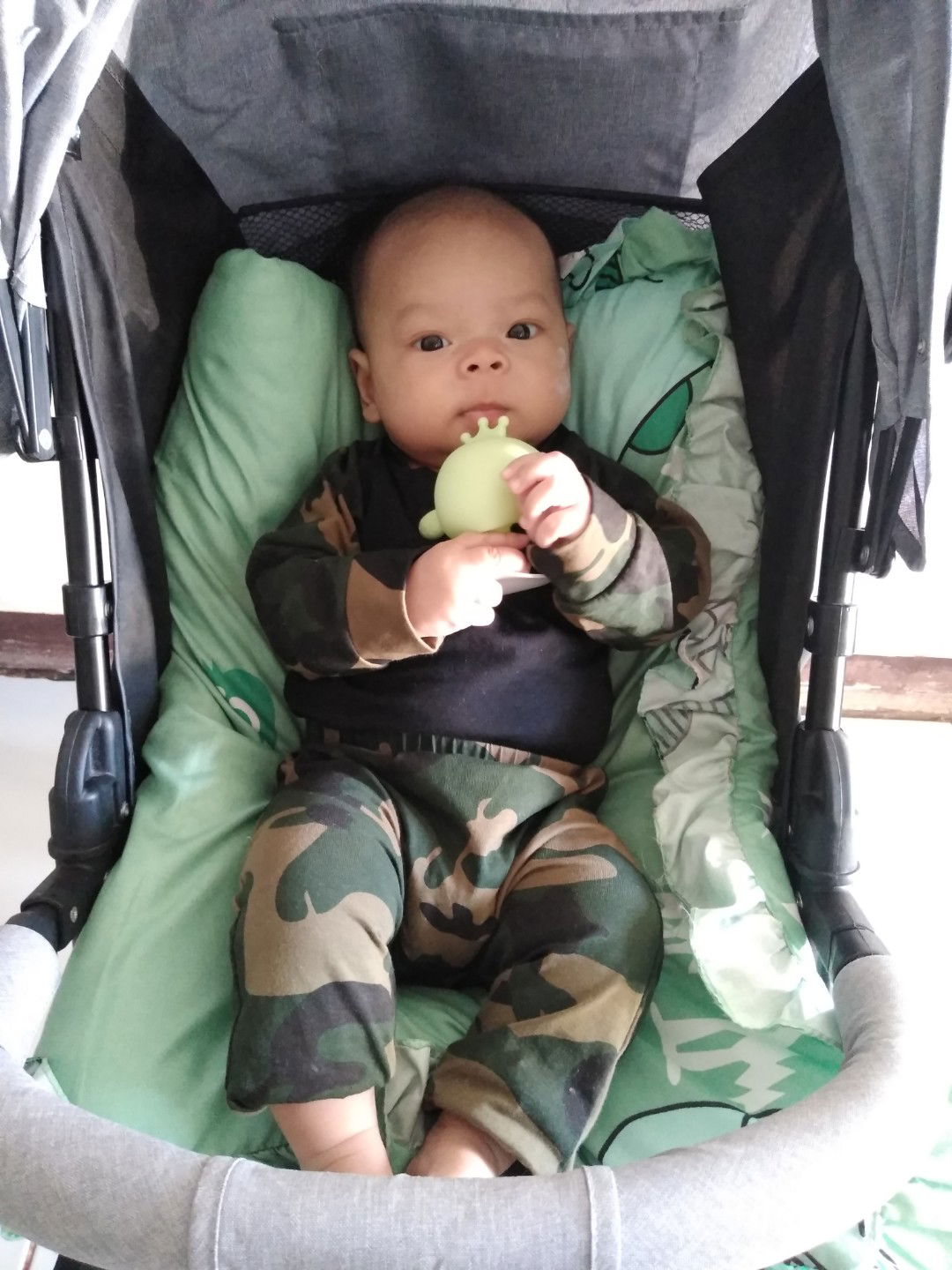 พลอย profile icon