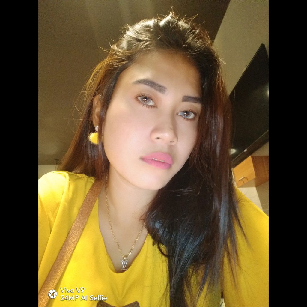 Reni Oktaviana profile icon